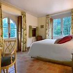 Chateau-hotel De 2* Bourron-Marlotte