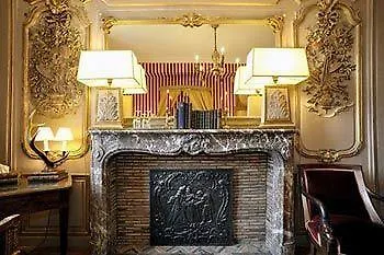 Chateau-hotel De 2* Bourron-Marlotte