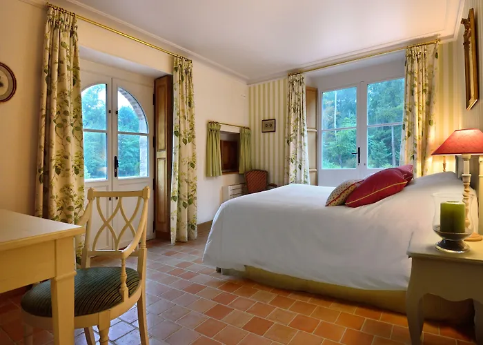 Chateau-hotel De 2* Bourron-Marlotte